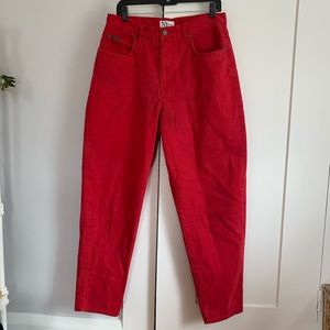 Vintage Cherry Red High-waisted Mom Jeans🍒